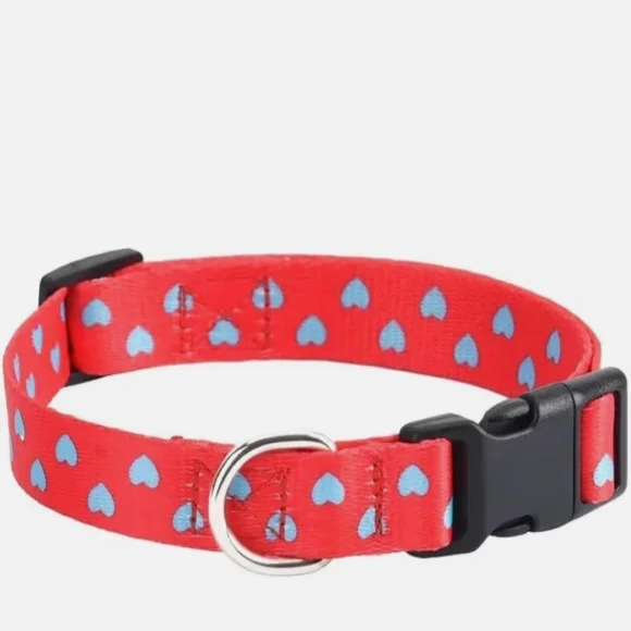 Pick a Dog Collar With A Red Heart Pattern. Size Small - Picture 1 of 3